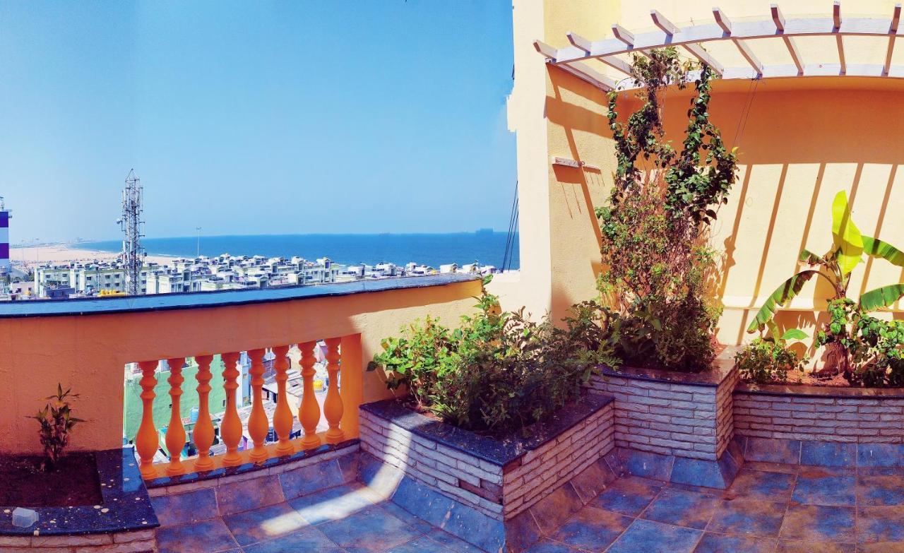 Beach Penthouse, Chennai Bed and Breakfast Exteriör bild